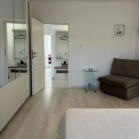 Tei-zi Apartments2 * בורגאס